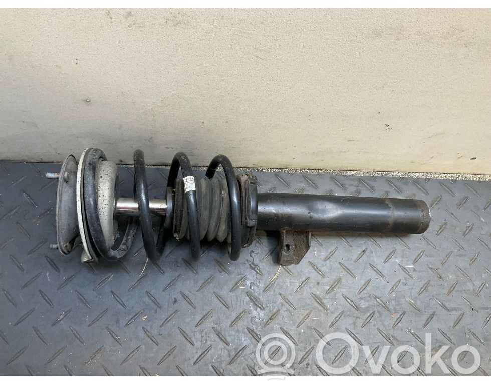 BMW 5 E60 E61 Priekinis amortizatorius su spyruokle 