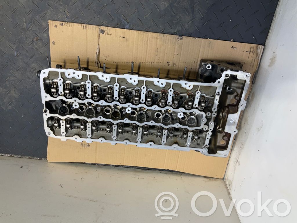 BMW 3 E92 E93 Engine head 