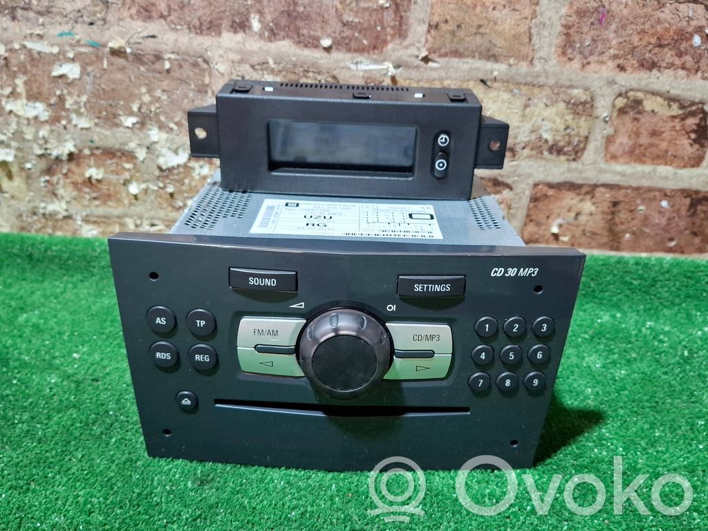 Opel Corsa D Radio / CD-Player / DVD-Player / Navigation 