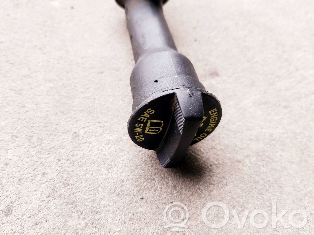 Tubo para rellenar aceite