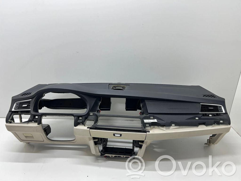 BMW 5 GT F07 Dashboard 