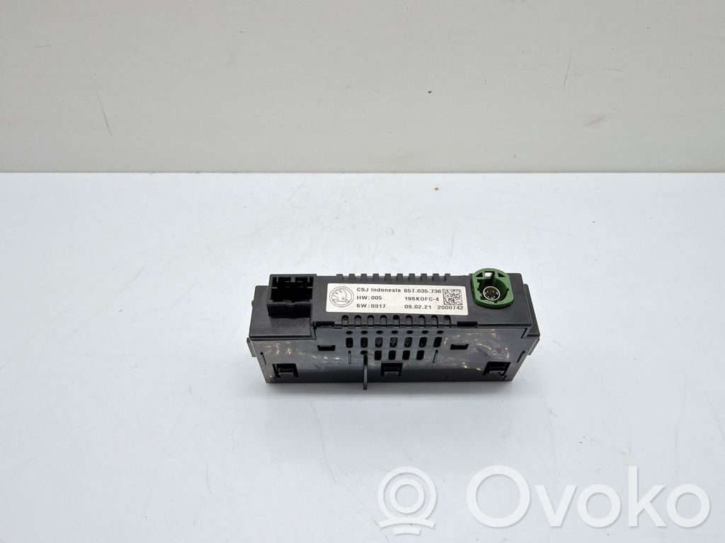 Skoda Octavia Mk4 USB socket connector 
