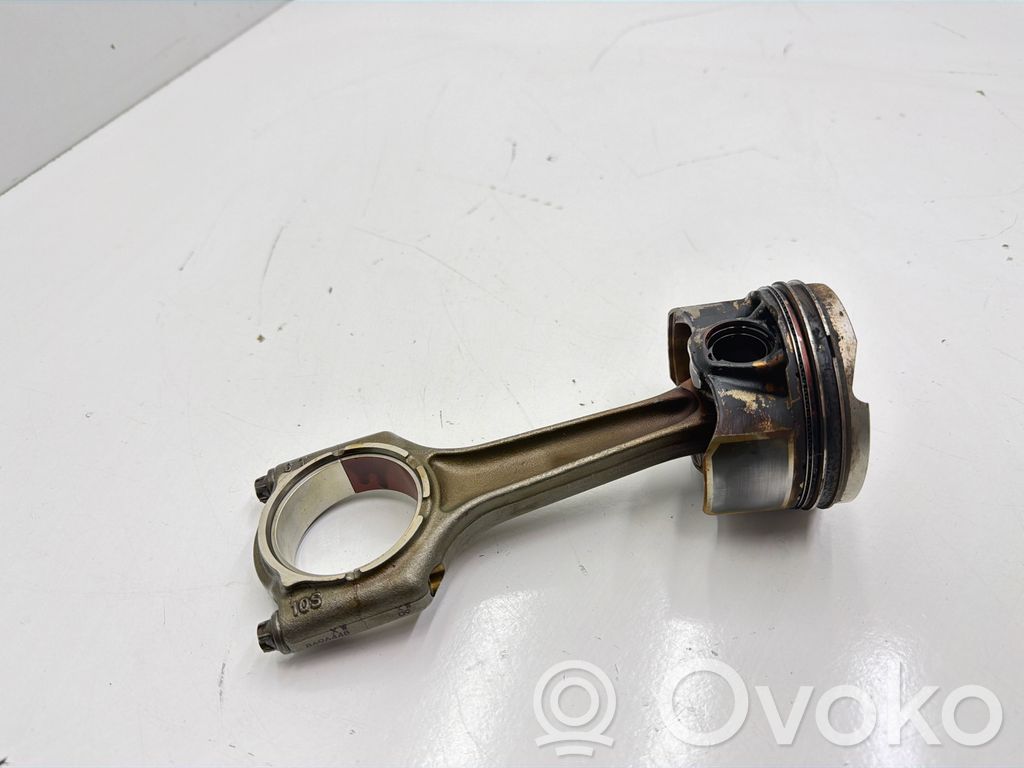 BMW 1 F40 Piston 