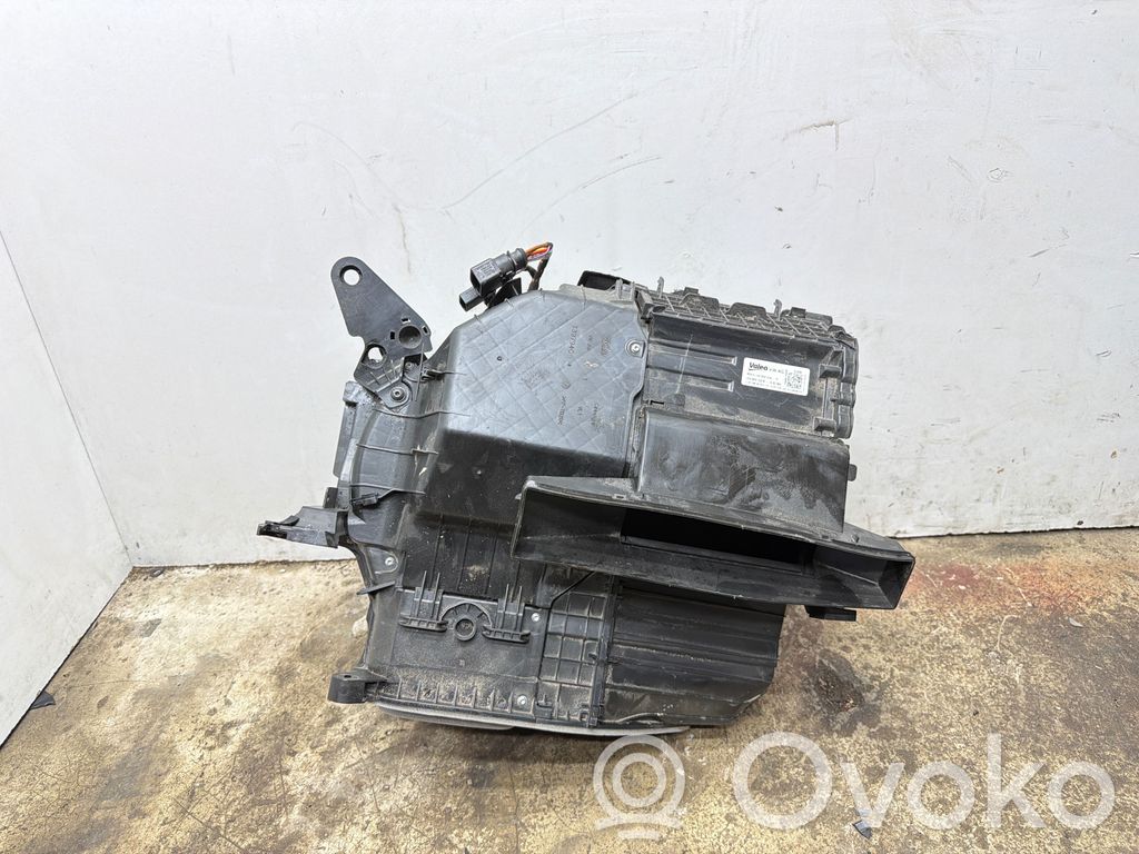 Skoda Enyaq iV Montaje de la caja de climatización interior 