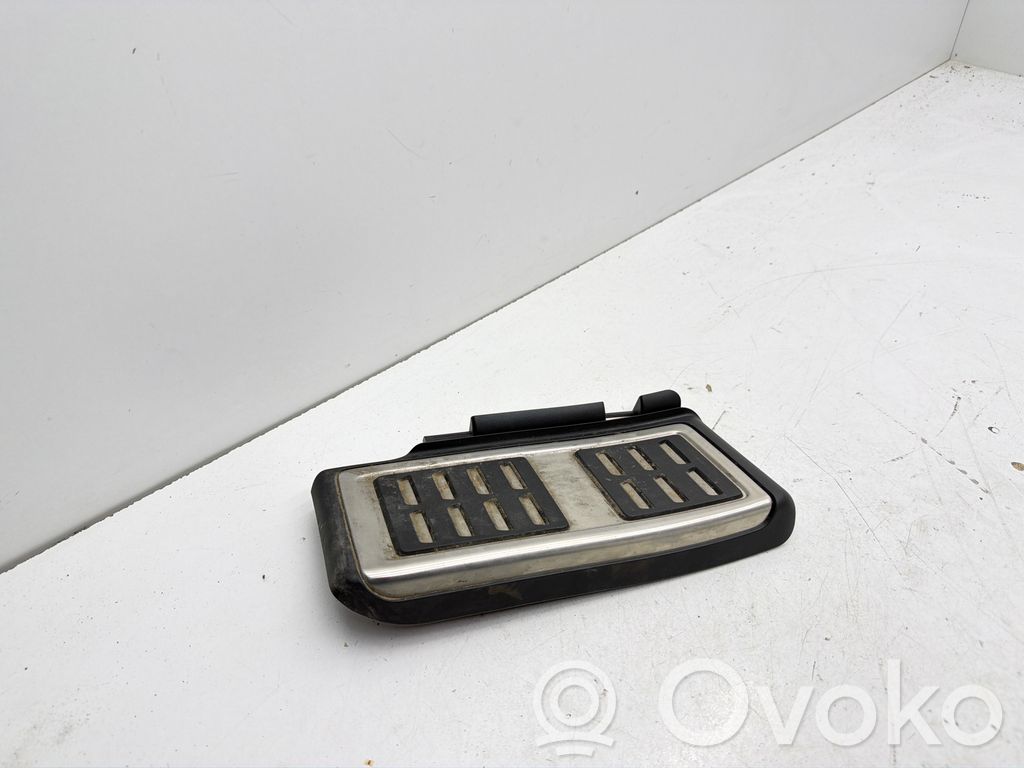 Audi A3 8Y Podnóżek 