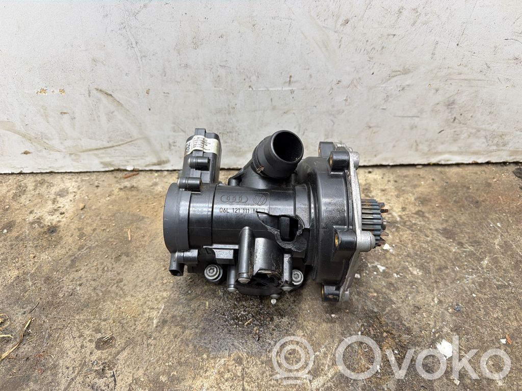 Audi A3 8Y Vesipumppu 
