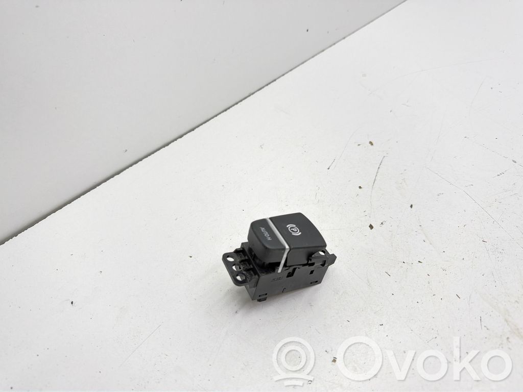 BMW 5 G30 G31 G38 Przycisk / Włącznik hamulca ręcznego 