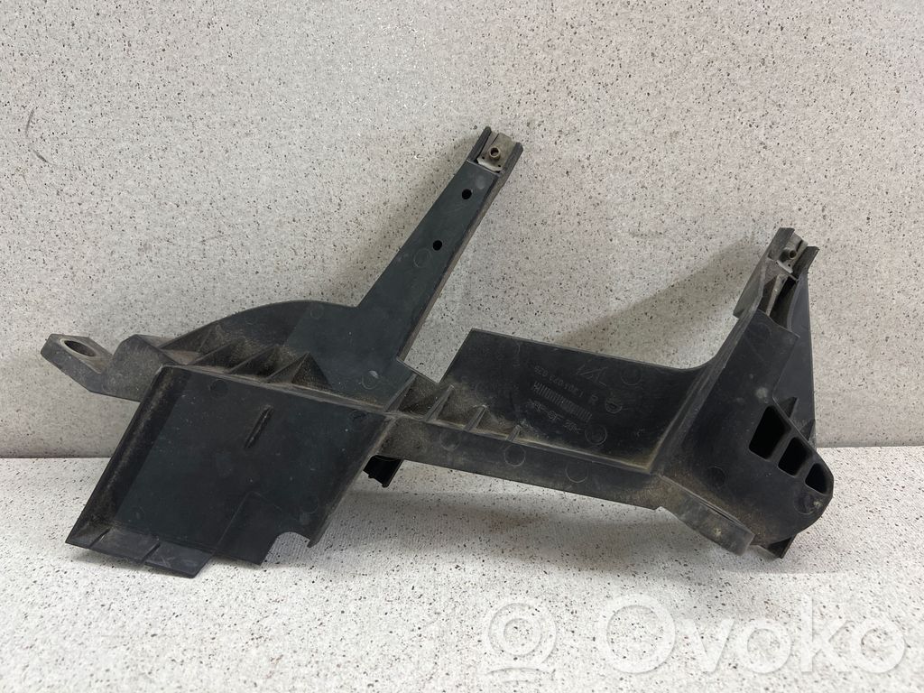 BMW X3 E83 Headlight/headlamp mounting bracket 