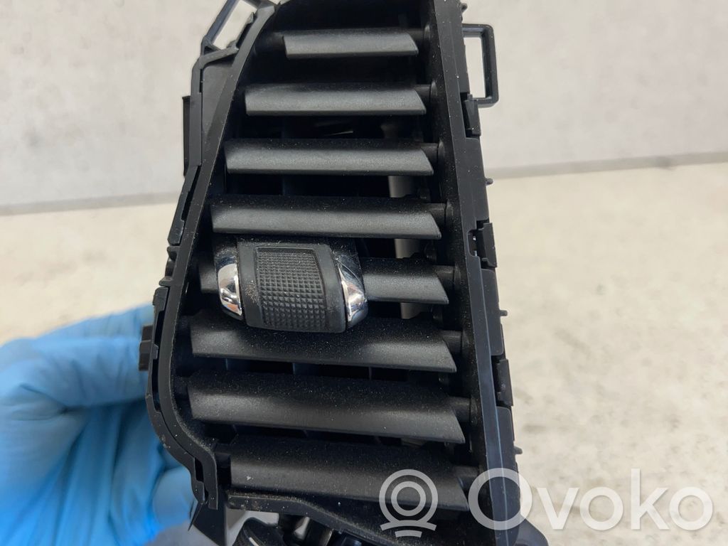 Dysze / Kratki środkowego nawiewu deski rozdzielczej   5ZL49TRMAB,SP22816,T22816,S22812