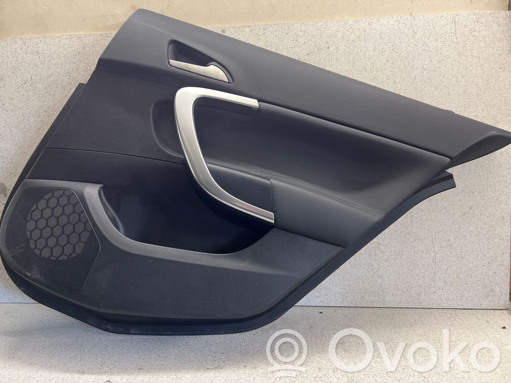 Opel Insignia A Boczki / Poszycie drzwi tylnych 