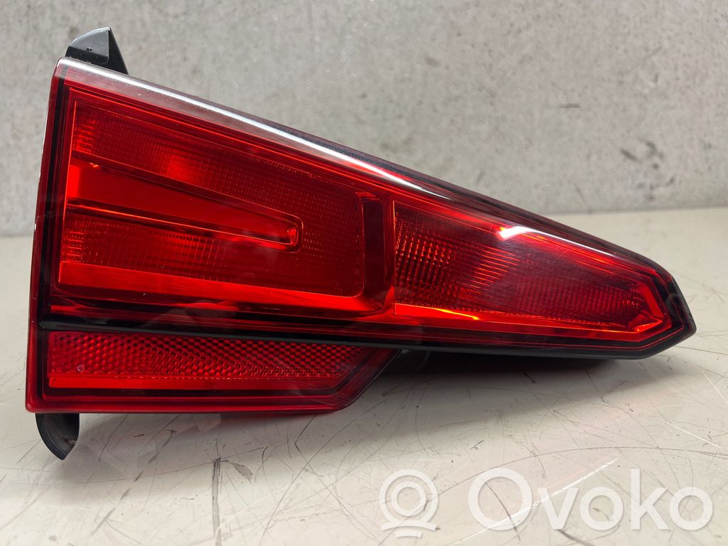 Audi A4 S4 B9 Galinis žibintas dangtyje 