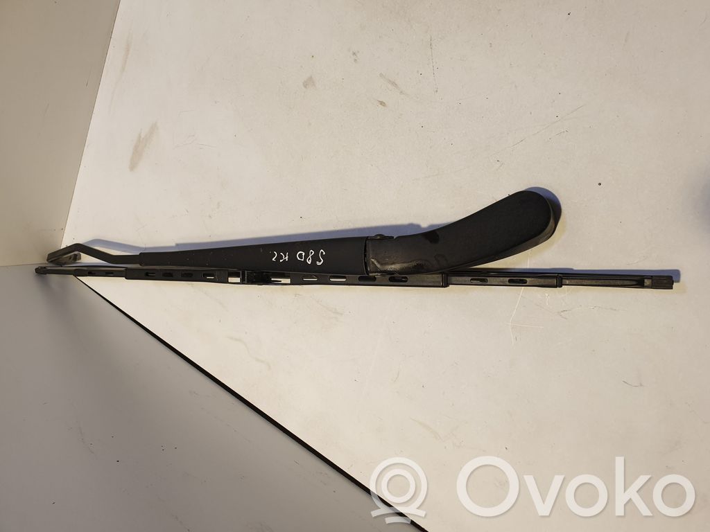 Volvo S80 Front wiper blade arm 