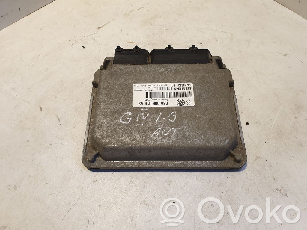 Volkswagen Golf IV Engine control unit/module 