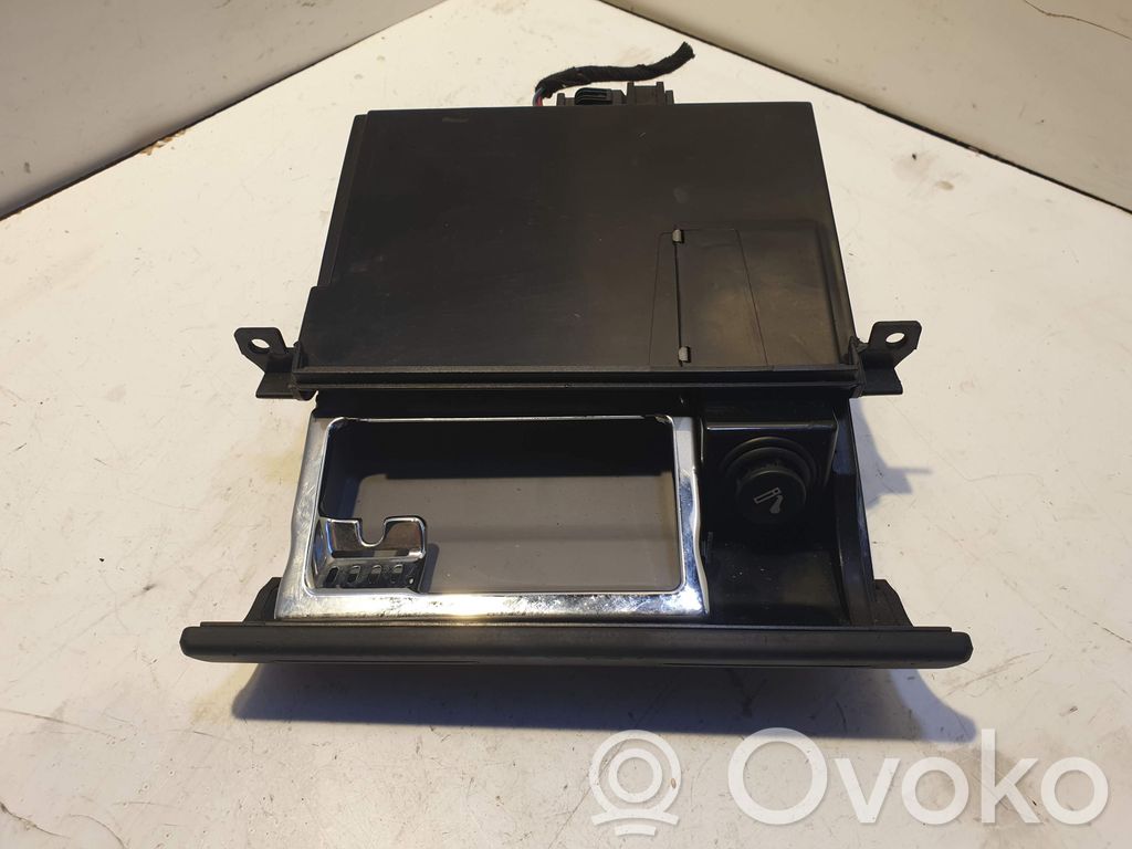 Audi A6 S6 C5 4B Aschenbecher 