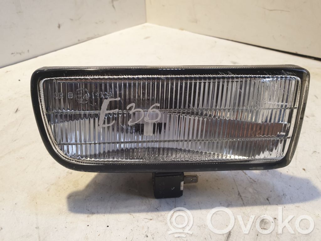 BMW 3 E36 Miglas lukturis priekšā 