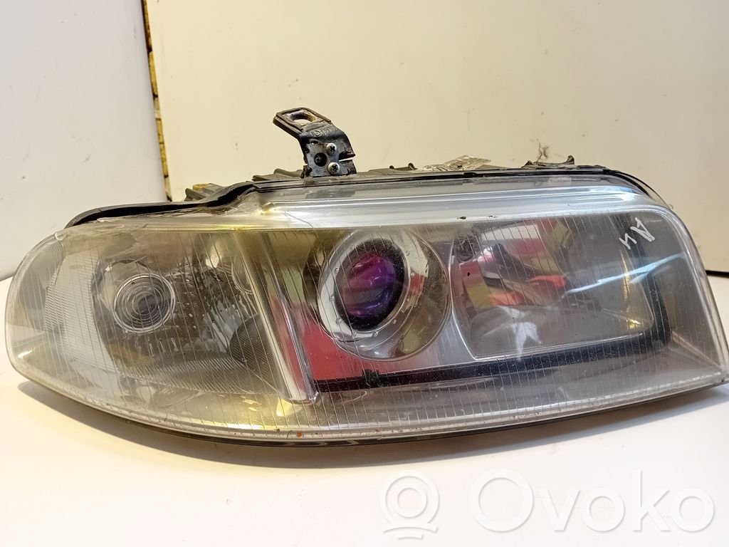 Audi A4 S4 B5 8D Faro/fanale 