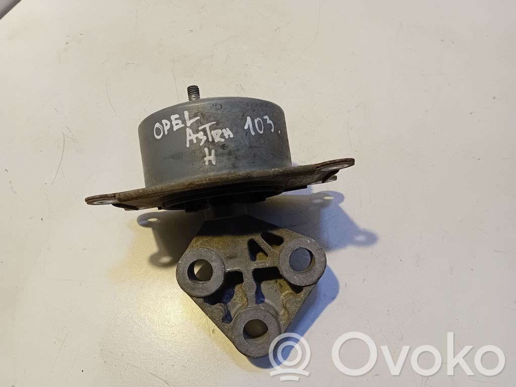Engine mount bracket   13125629