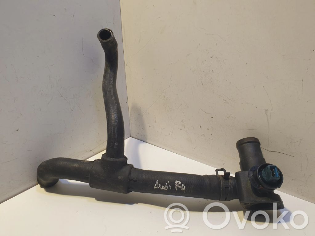 Engine coolant pipe/hose