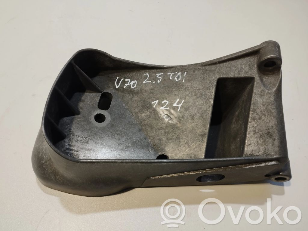 Volvo V70 Engine mounting bracket 