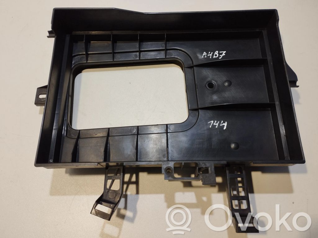Audi A4 S4 B7 8E 8H Einzelteil Verkleidung Innenraumfilter 
