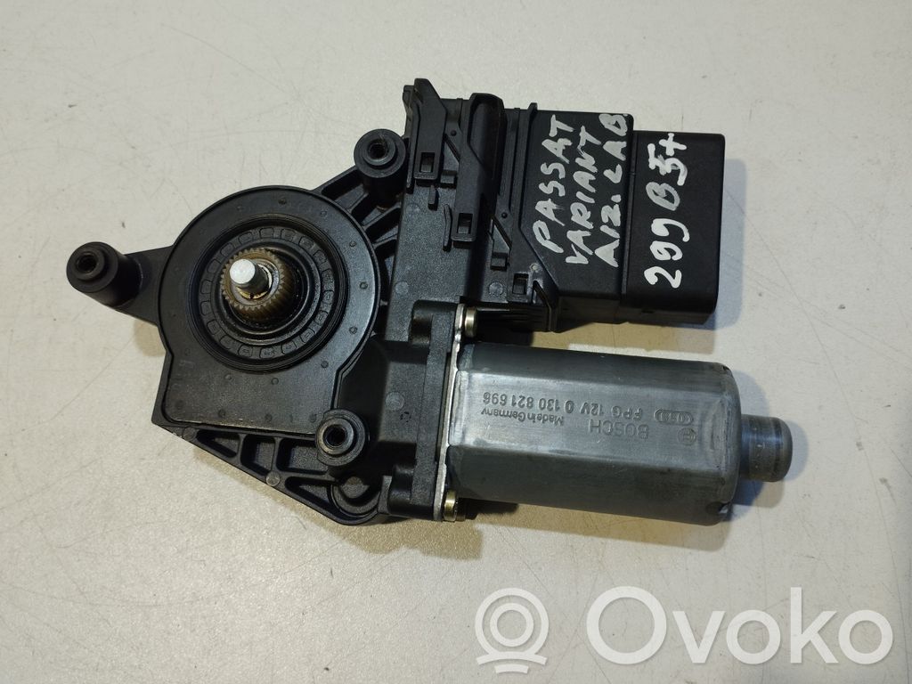 Volkswagen PASSAT B5 Rear door window regulator motor 