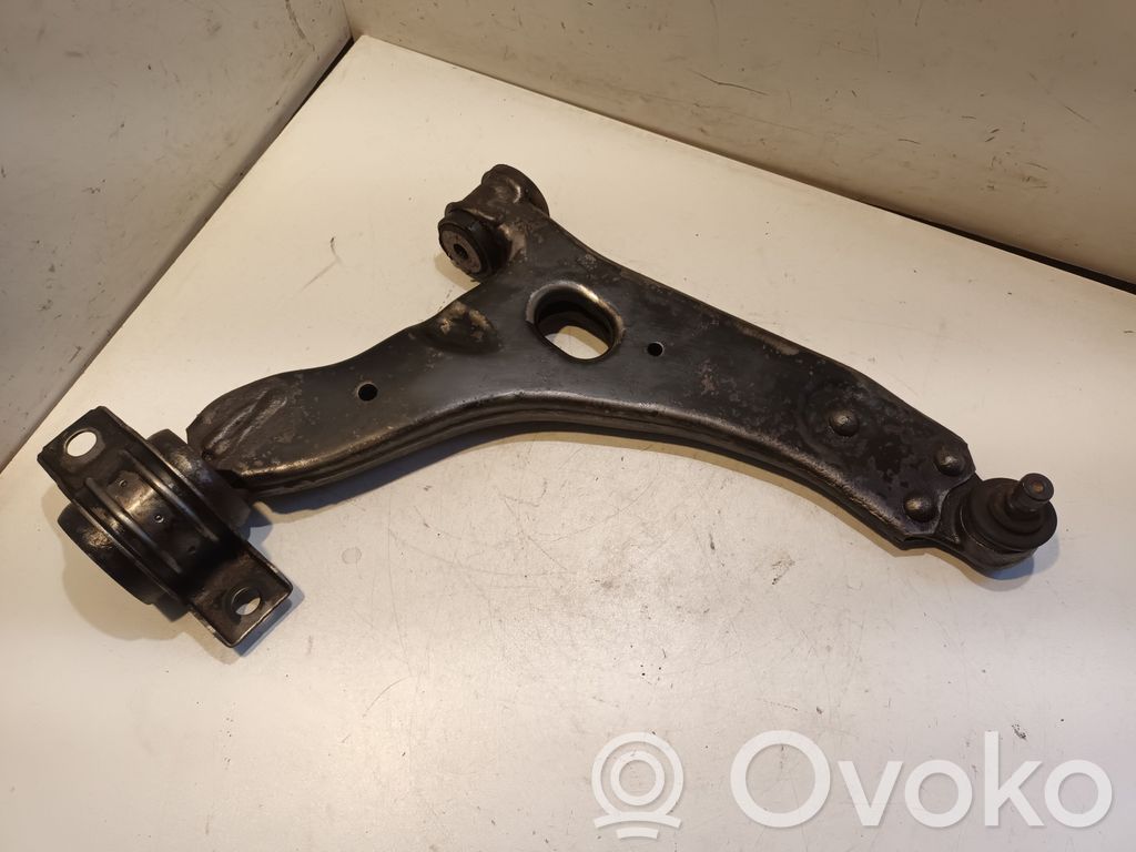 Ford Focus Front lower control arm/wishbone 