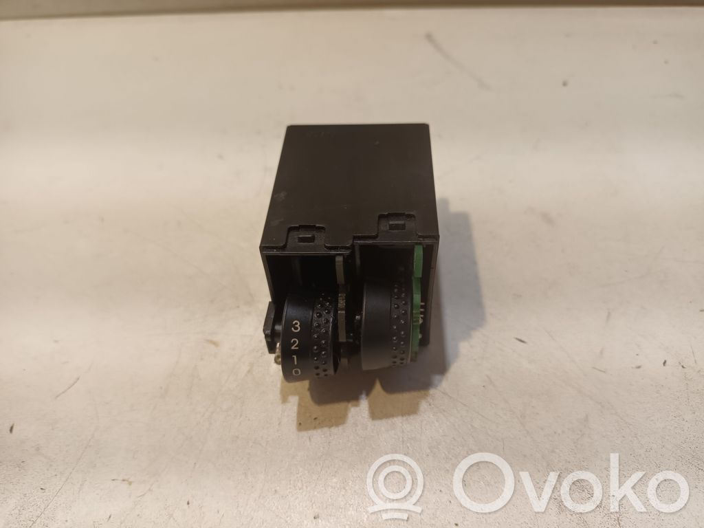 KIA Ceed Headlight level height control switch 