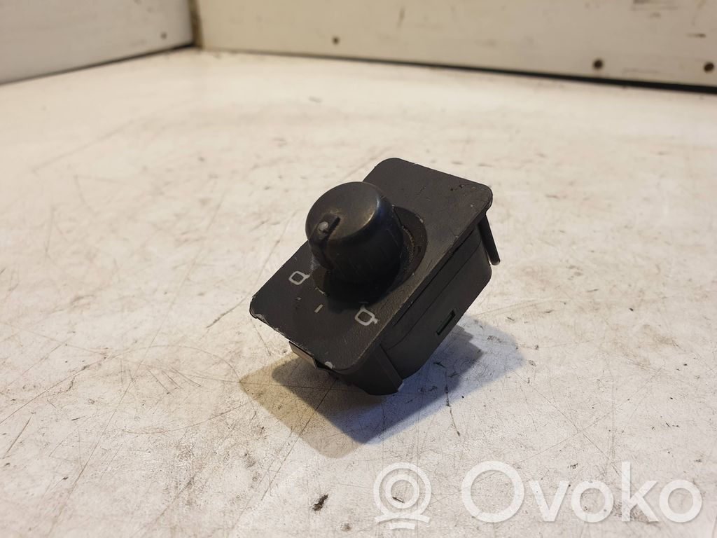 Audi A6 S6 C5 4B Interruptor del espejo lateral 