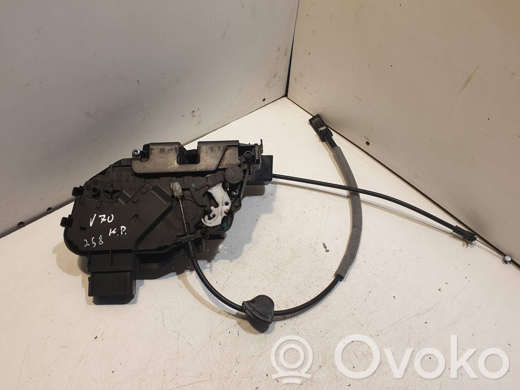 Volvo V70 Priekinė durų spyna 
