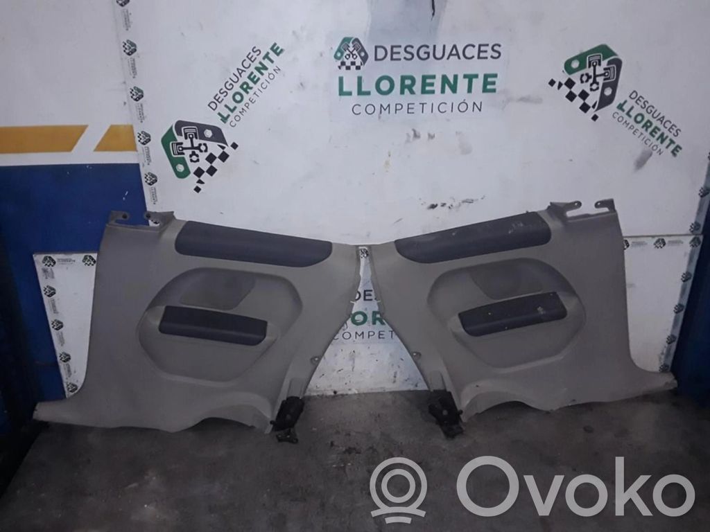 Ford Focus Takaoven verhoilu 