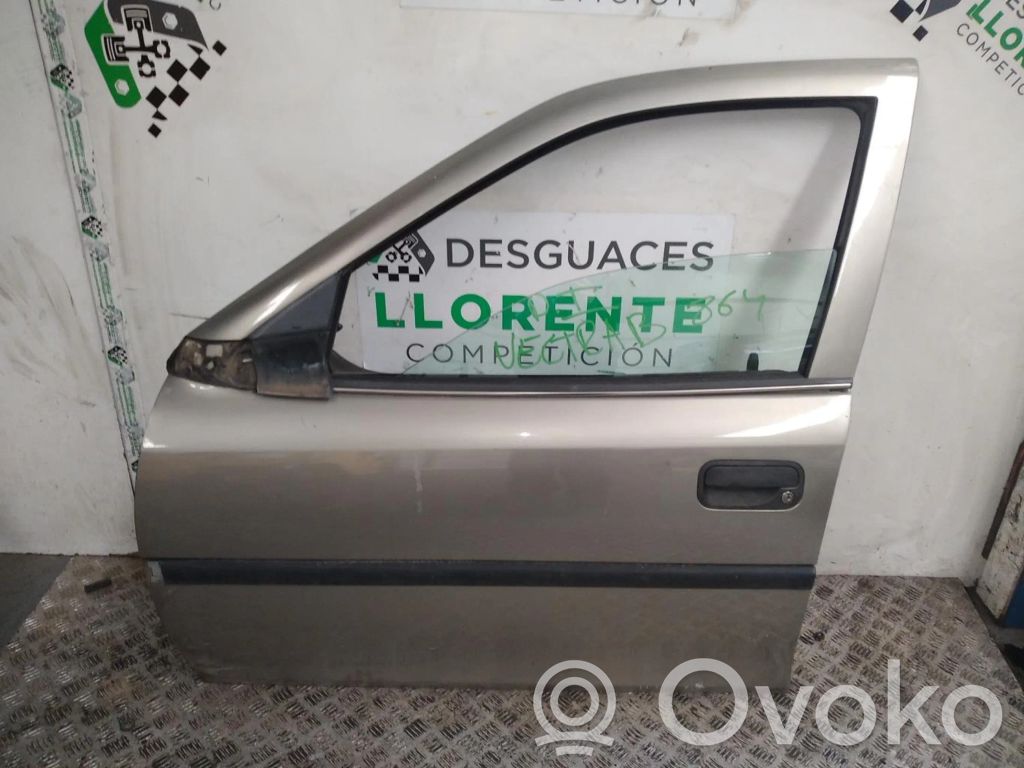 Opel Vectra B Puerta delantera 