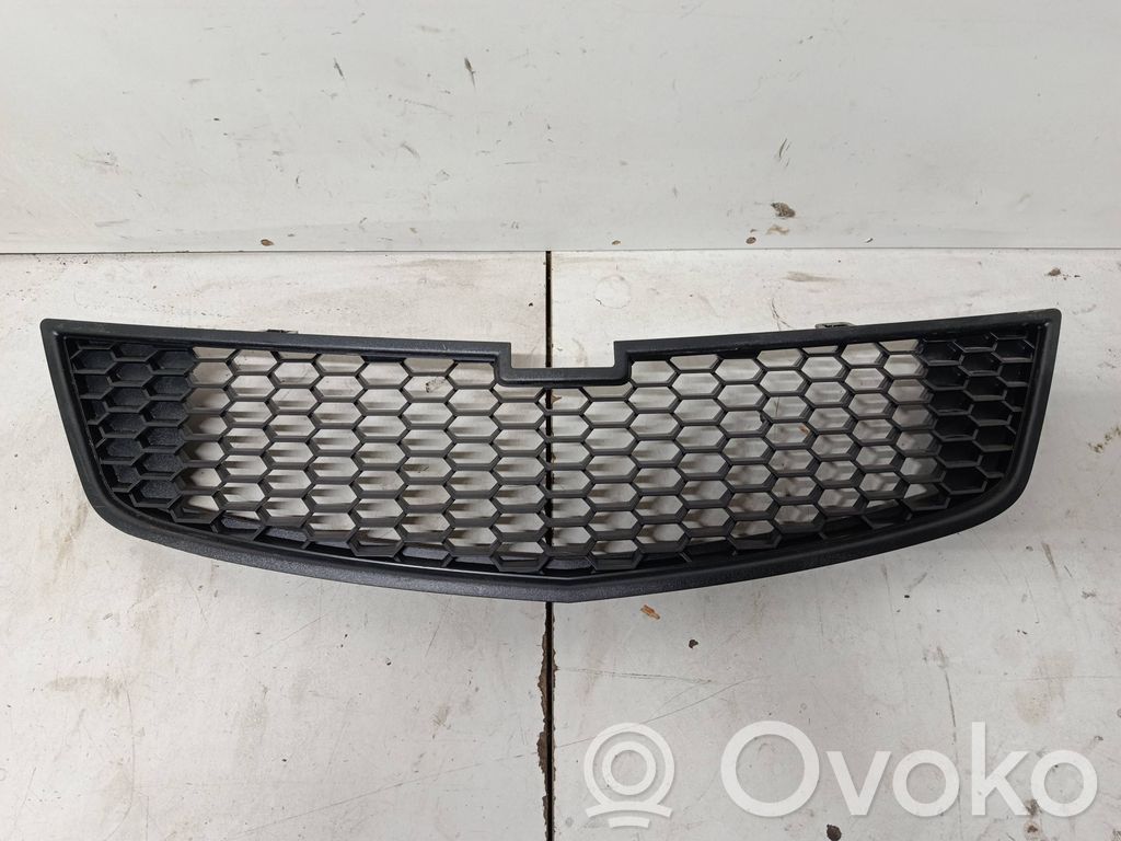 Chevrolet Spark M100, M150 Front bumper upper radiator grill 