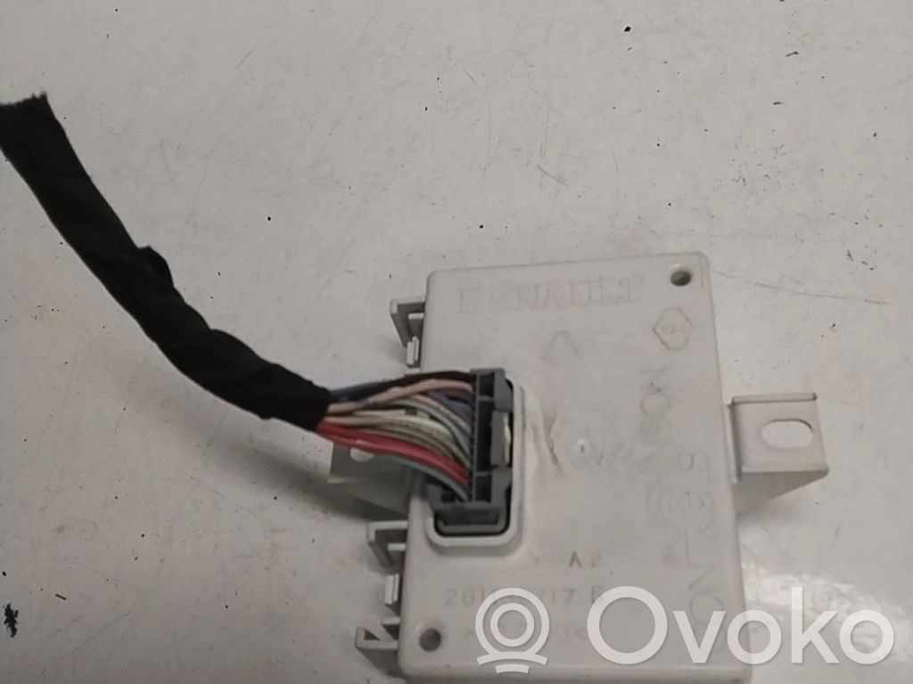 Renault Megane III GPS navigation control unit/module 