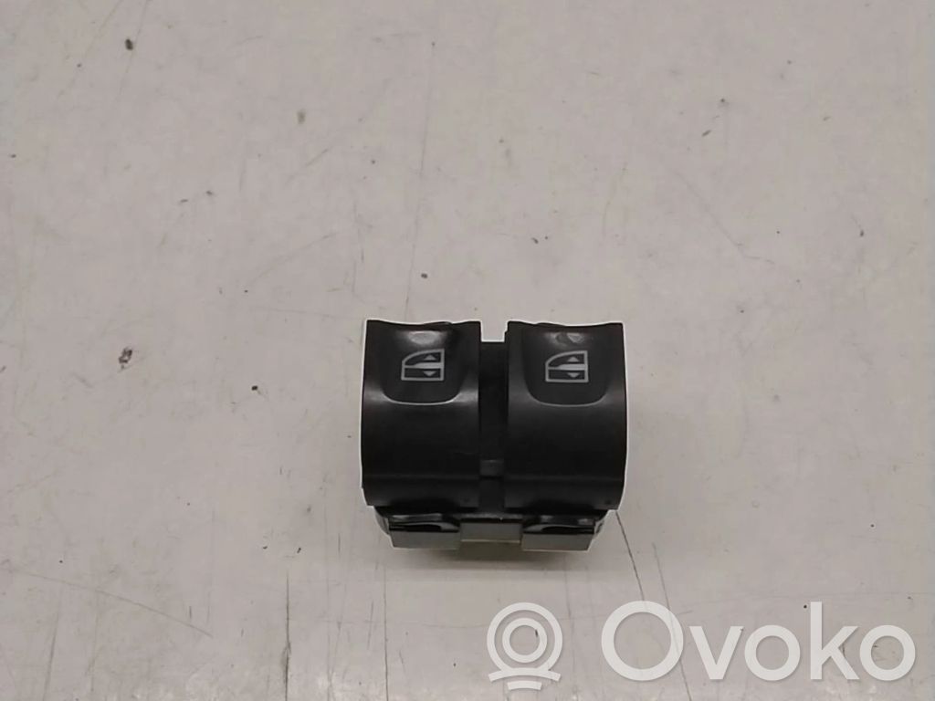 Renault Clio IV Electric window control switch 