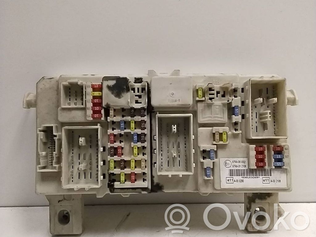 Ford C-MAX I Fuse module 