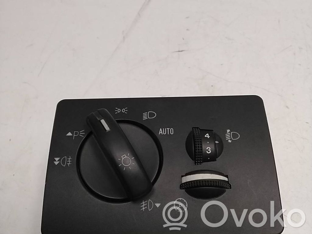 Ford C-MAX I Light switch 