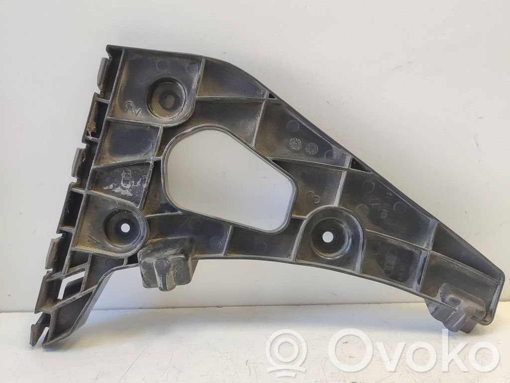Rear bumper mounting bracket   8X0807377