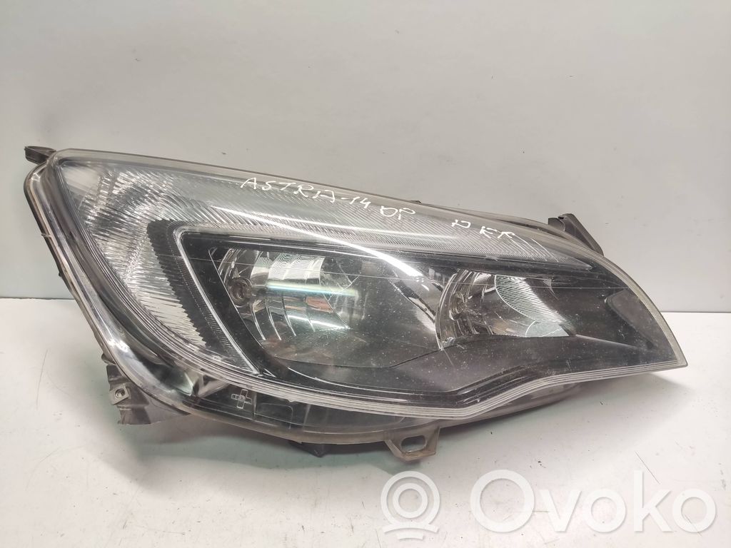 Opel Astra J Lampa przednia 