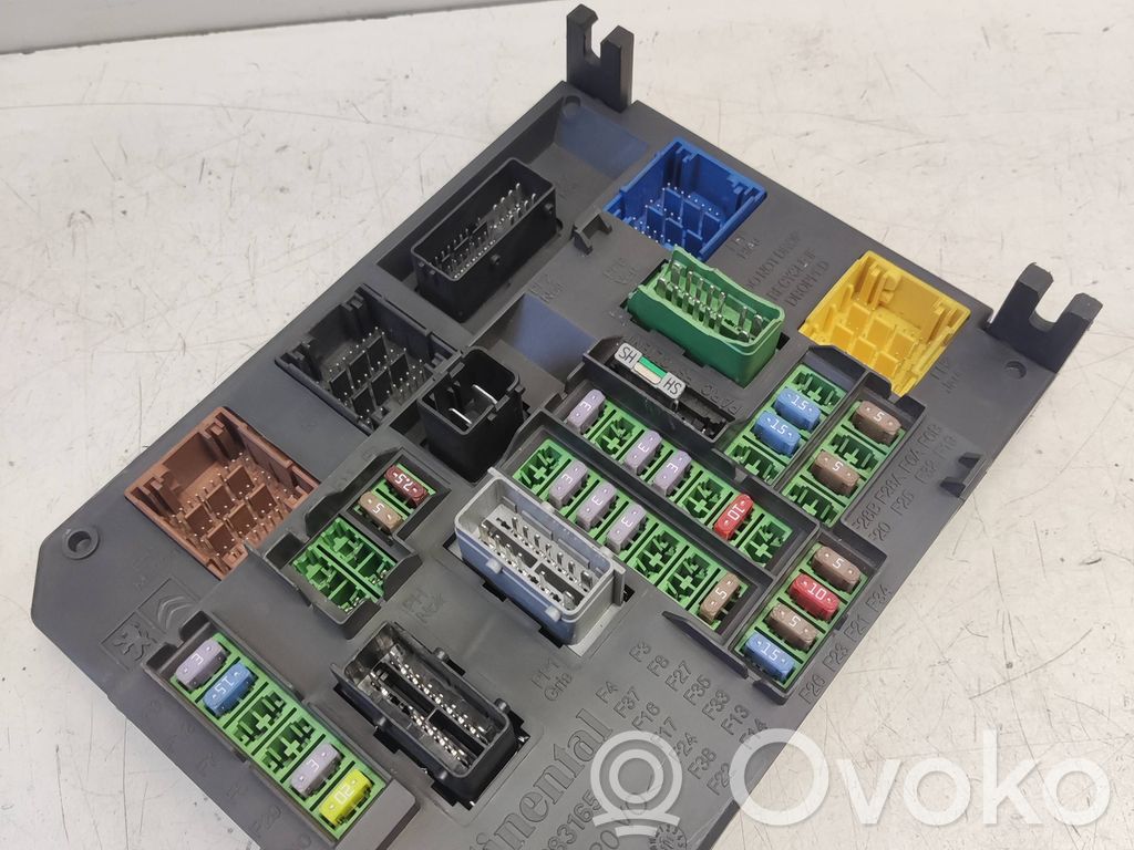 Citroen C4 II Fuse module 