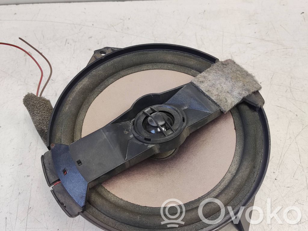 Audi A4 S4 B6 8E 8H Altavoz de la puerta delantera 