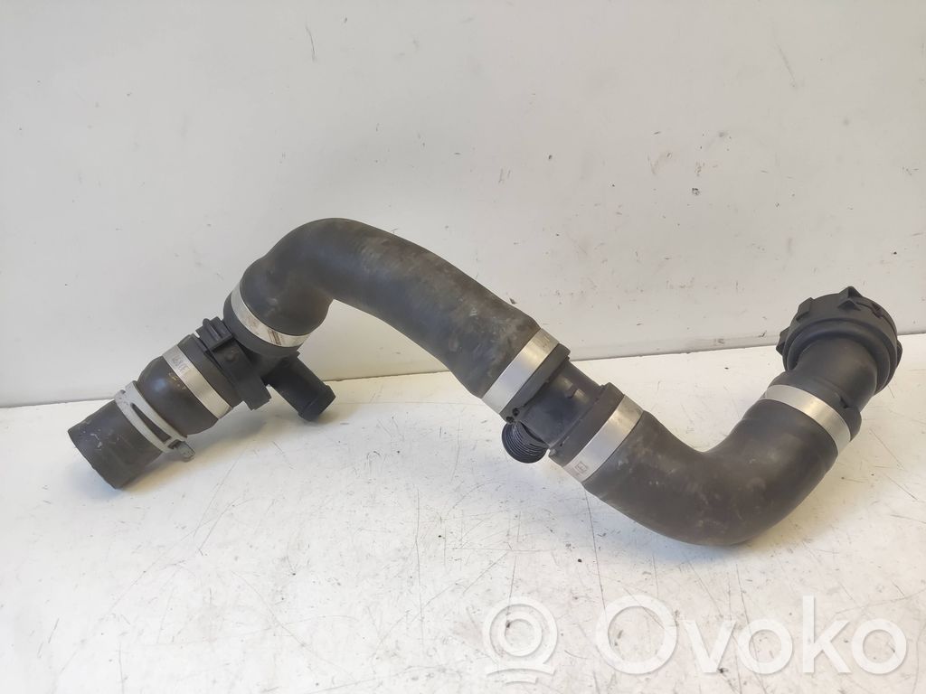 Volvo V60 Engine coolant pipe/hose 