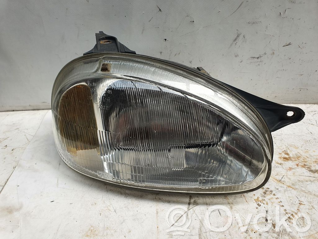 Opel Corsa B Faro delantero/faro principal 