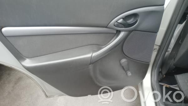 Ford Focus Rear window lifting mechanism without motor 