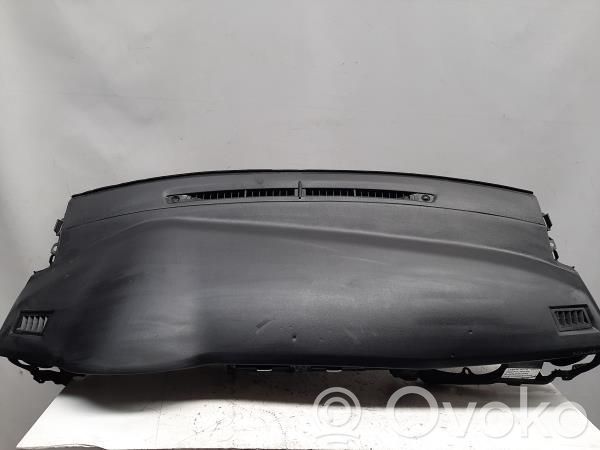 Toyota Auris E180 Панель 