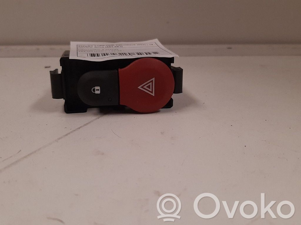 Smart ForTwo III C453 Hätävilkkujen kytkin 