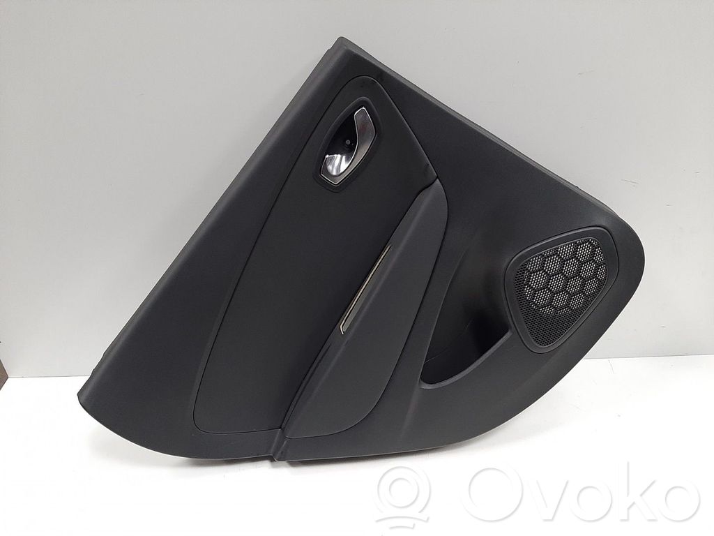 Apšuvums aizmugurējām durvīm   829A17550R,4519