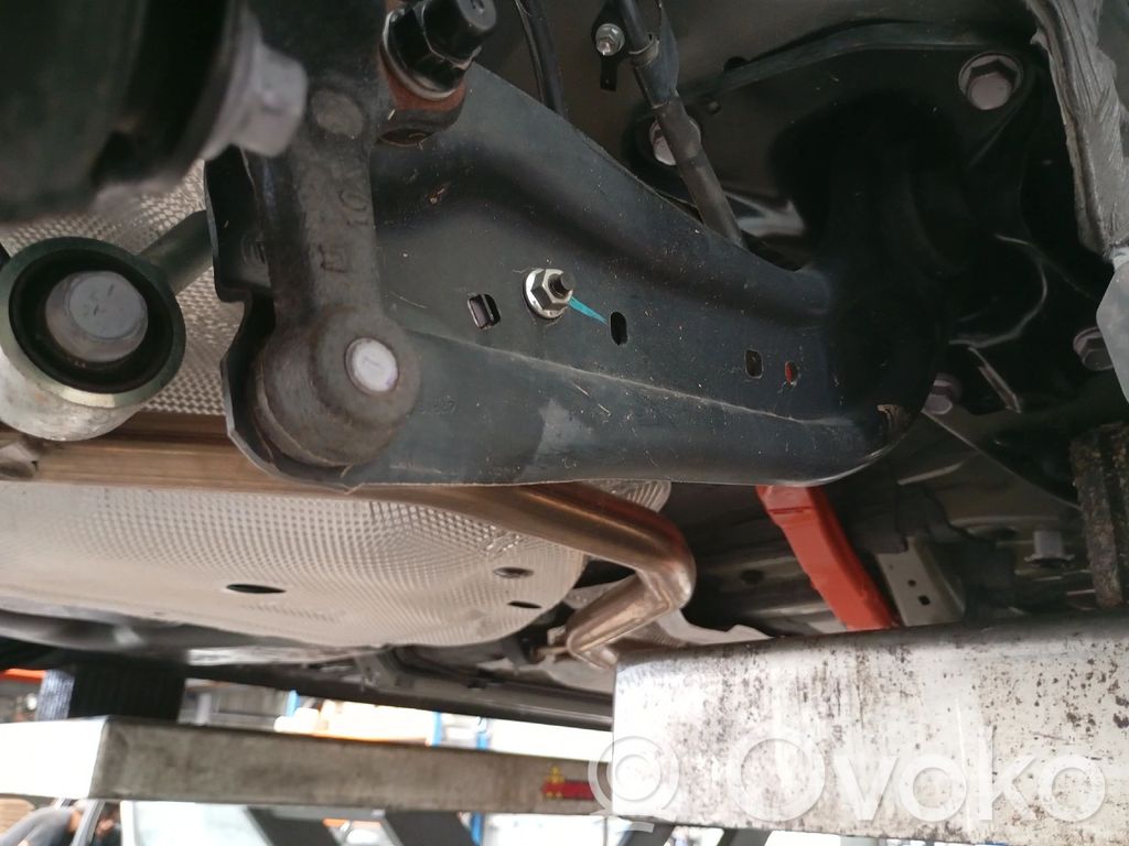 Toyota C-HR I Querlenker hinten 
