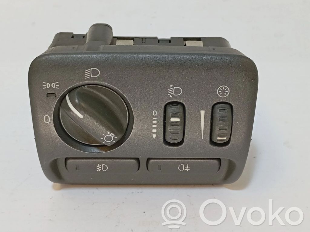 Light switch   9459986
