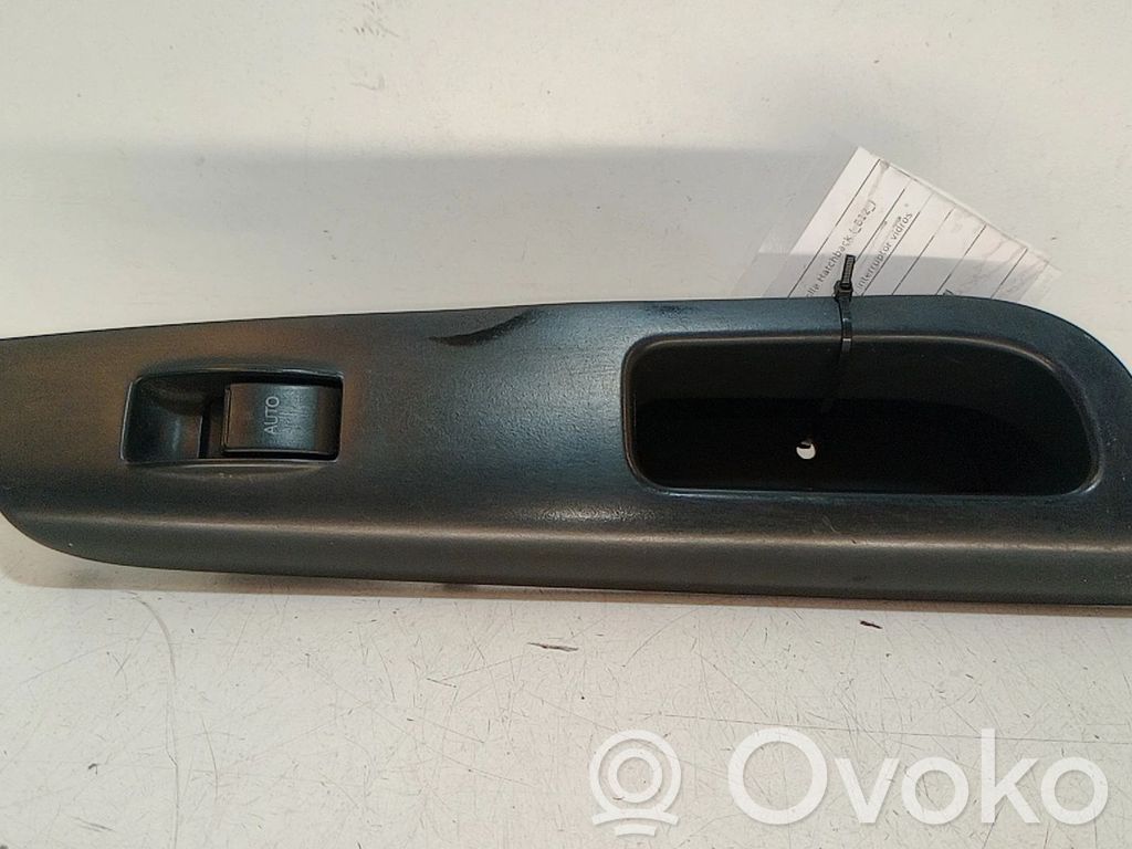 Toyota Corolla Verso E121 Electric window control switch 