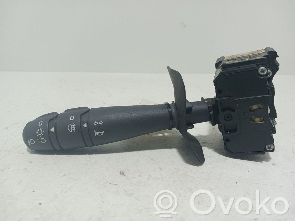 Renault Clio II Interruptor/palanca de limpiador de luz de giro 
